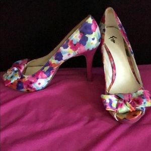 Fioni multi color flower heel with bow
